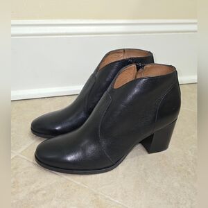 Frye Nora Zip Short Ankle Boots - NEW IN BOX